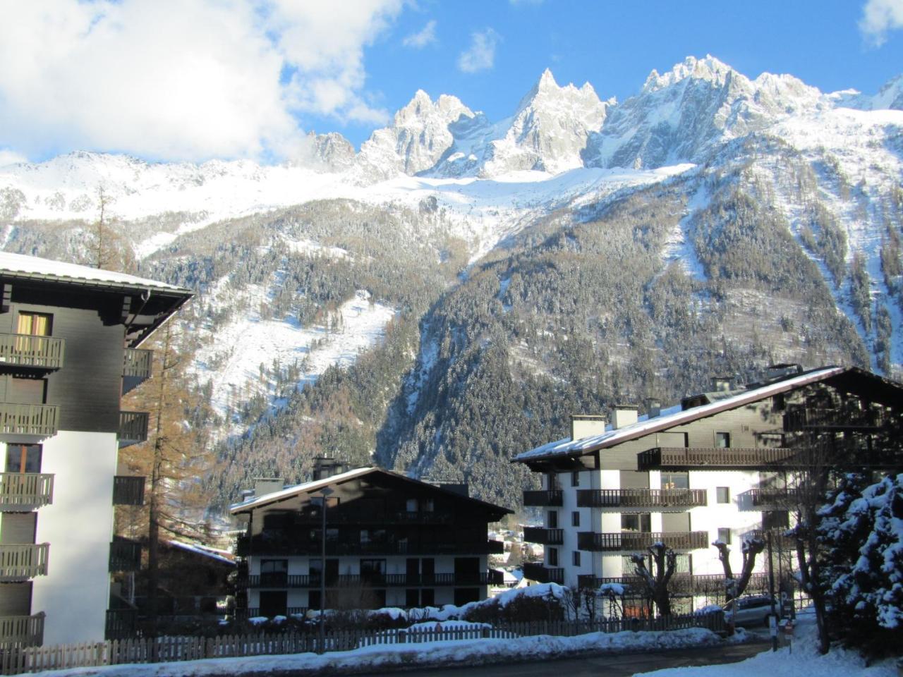 Apartment Le Pied Du Brevent - Walk To Ski Lift, Chamonix Getaway Bagian luar foto